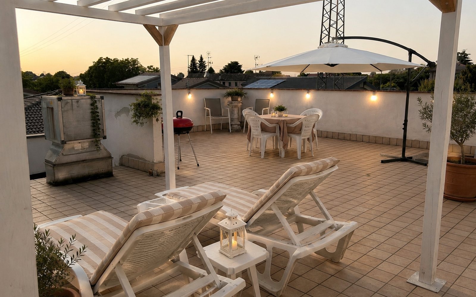 La terrazza al piano superiore